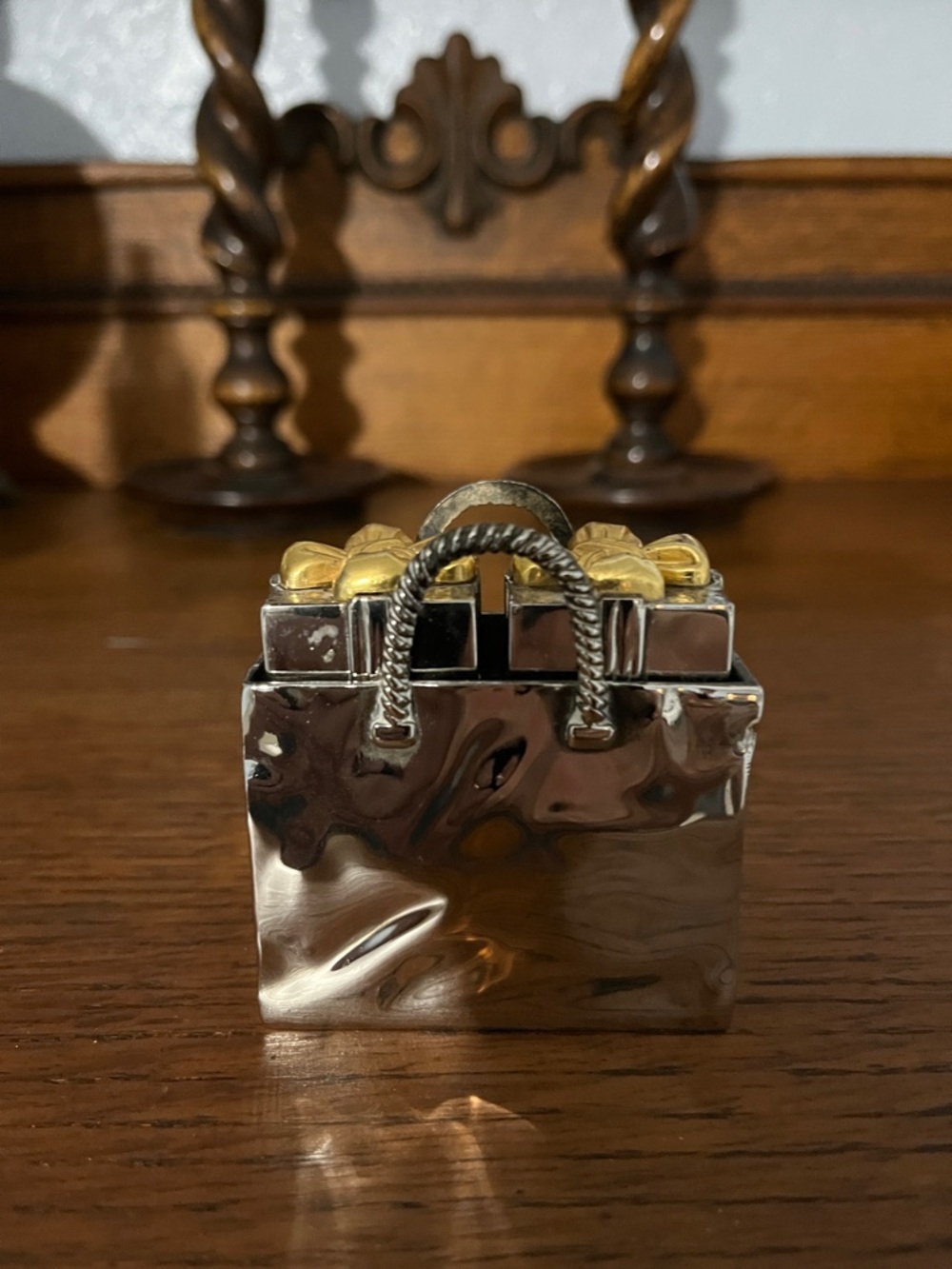 Godinger Silver Art Co. handbag-shaped salt and pepper shaker set.